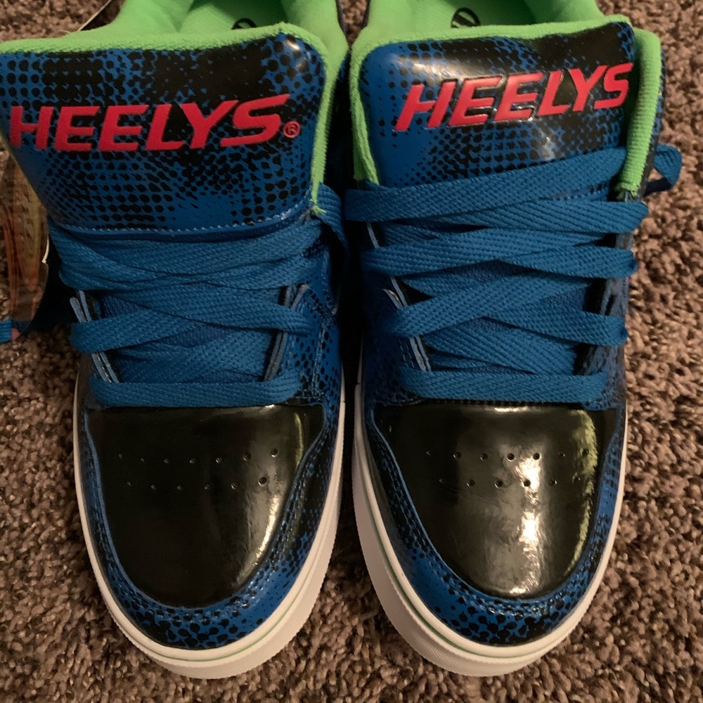 Heelys Shoes.  Never worn.